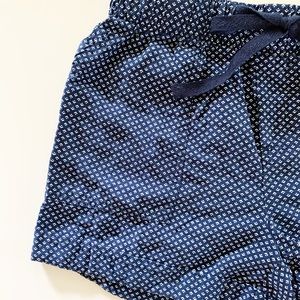 Gap navy and white drawstring shorts